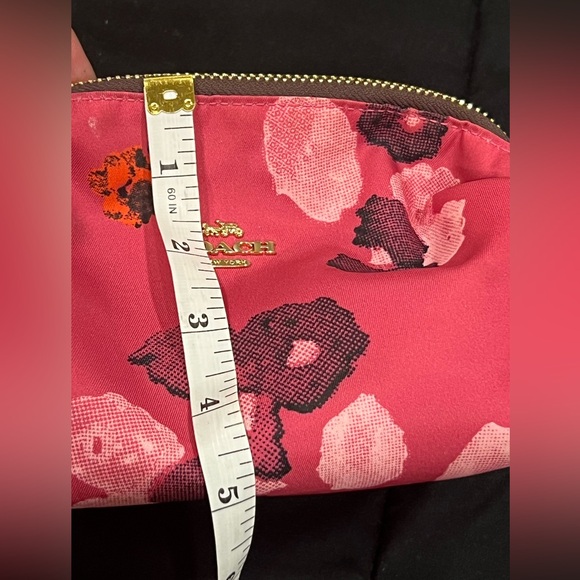 Beautiful Little Coach Makeup Bag - Picture 9 of 9